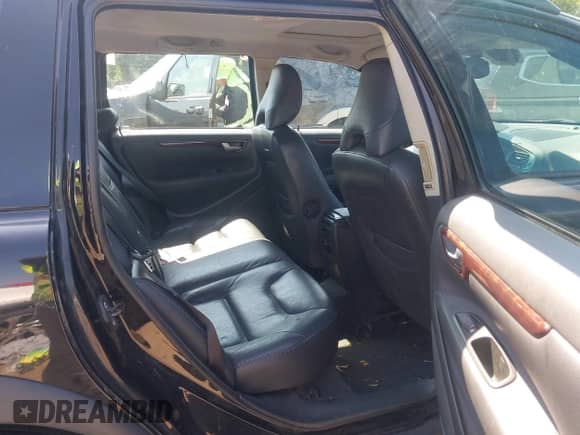 2007 Volvo XC70 with VIN YV4SZ592271265620, listed as a IAAI auction lot 43255494 with 284,319 mi miles and . Bid and sale history available at DreamBid. Image 8.