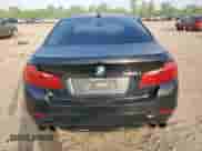 2016 BMW 5 Series 550i z VIN WBAKN9C59GD962402, wystawiony jako Copart lot #63289125 z przebiegiem 91 504 mil mil oraz Czysty tytuł • Clean title. Historia ofert i sprzedaży dostępna na DreamBid. Obrazek 6.