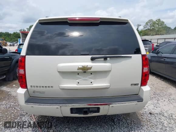 2011 Chevrolet Suburban LTZ с VIN 1GNSCKE0XBR355591, выставлен на аукционе IAAI как лот 42414983 с пробегом 143 501 миль миль и . История ставок и продаж доступна на DreamBid. Изображение 17.