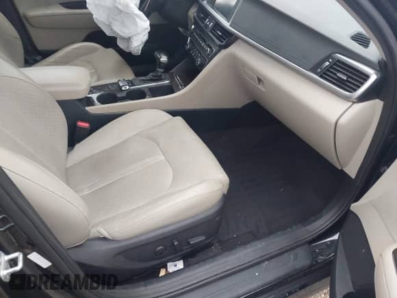2016 Kia Optima EX with VIN 5XXGU4L31GG009041, listed as a IAAI auction lot 43327702 with 125,108 mi miles and . Bid and sale history available at DreamBid. Image 5.