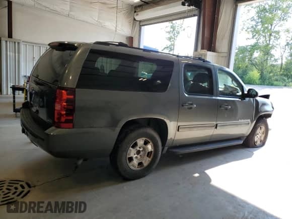 2011 Chevrolet Suburban LT with VIN 1GNSCJE06BR226046, listed as a Copart auction lot 66680805 with 190,288 mi miles and Non repairable. Bid and sale history available at DreamBid. Image 3.