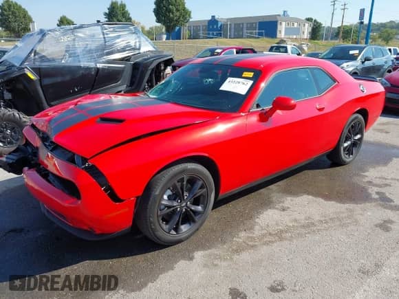 2021 Dodge Challenger SXT z VIN 2C3CDZGG0MH614366, wystawiony jako IAAI lot #43228762 z przebiegiem 47 728 mil mil oraz . Historia ofert i sprzedaży dostępna na DreamBid. Obrazek 19.