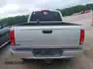 2003 Dodge 1500 ST z VIN 1D7HU18D13J670374, wystawiony jako IAAI lot #42628081 z przebiegiem 300 373 mil mil oraz . Historia ofert i sprzedaży dostępna na DreamBid. Obrazek 17.