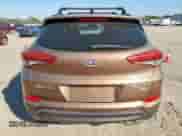 2016 Hyundai Tucson Limited z VIN KM8J3CA27GU029538, wystawiony jako Copart lot #84581825 z przebiegiem 118 086 mil mil oraz Czysty tytuł • Clean title. Historia ofert i sprzedaży dostępna na DreamBid. Obrazek 6.