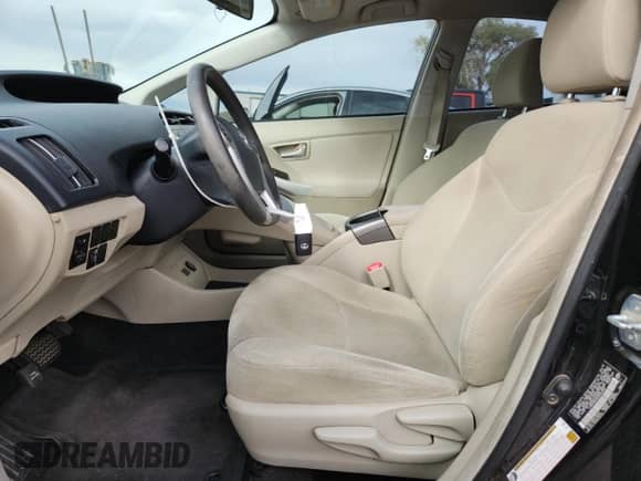 2013 Toyota Prius One z VIN JTDKN3DU6D0352384, wystawiony jako Copart lot #89863235 z przebiegiem 185 599 mil mil oraz Czysty tytuł • Clean title. Historia ofert i sprzedaży dostępna na DreamBid. Obrazek 7.