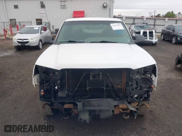 2003 Chevrolet Silverado 2500HD LT z VIN 1GCHK29U23E116984, wystawiony jako IAAI lot #43217859 z przebiegiem 265 239 mil mil oraz . Historia ofert i sprzedaży dostępna na DreamBid. Obrazek 13.