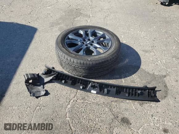 2019 Chevrolet Traverse RS with VIN 1GNERJKX2KJ118342, listed as a Copart auction lot 65201725 with 92,563 mi miles and Salvage title. Bid and sale history available at DreamBid. Image 13.