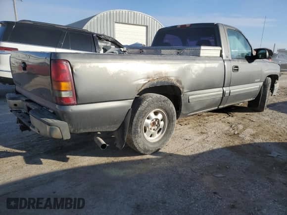 2000 Chevrolet Silverado 1500 LS with VIN 1GCEC14V7YE383586, listed as a Copart auction lot 50878265 with 276,248 mi miles and Salvage title. Bid and sale history available at DreamBid. Image 3.