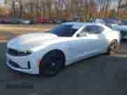 2022 Chevrolet Camaro 1LT z VIN 1G1FB1RX7N0109923, wystawiony jako IAAI lot #41300649 z przebiegiem 39 358 mil mil oraz . Historia ofert i sprzedaży dostępna na DreamBid. Obrazek 2.