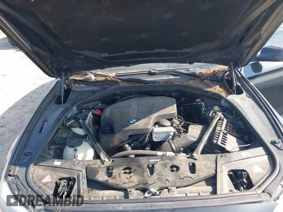 2012 BMW 5 Series 528i xDrive с VIN WBAXH5C58CDW10976, выставлен на аукционе IAAI как лот 42770141 с пробегом 129 210 миль миль и . История ставок и продаж доступна на DreamBid. Изображение 10.