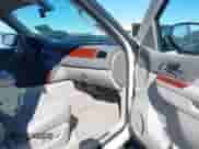2010 Chevrolet Suburban LTZ z VIN 1GNUCKE02AR149351, wystawiony jako IAAI lot #41678458 z przebiegiem 200 789 mil mil oraz . Historia ofert i sprzedaży dostępna na DreamBid. Obrazek 5.