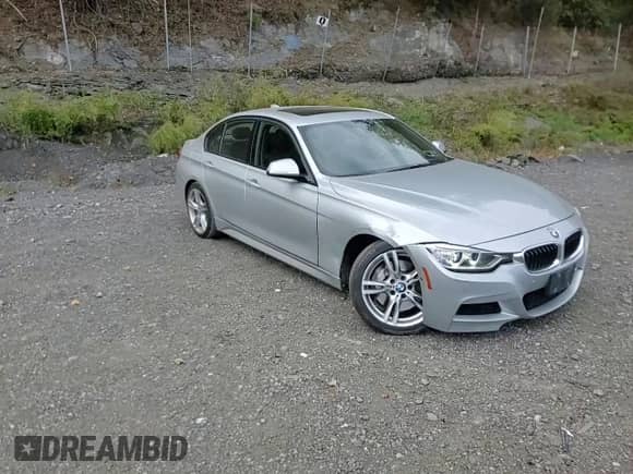 2013 BMW 3 Series 335i xDrive z VIN WBA3B9G59DNR90116, wystawiony jako Copart lot #85696125 z przebiegiem 53 062 mil mil oraz Szkoda całkowita • Salvage title. Historia ofert i sprzedaży dostępna na DreamBid. Obrazek 13.