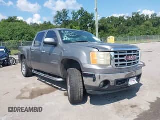 2007 GMC Sierra 1500 SLE1 z VIN 2GTEC13C471565651, wystawiony jako IAAI lot #43093489 z przebiegiem 135 383 mil mil oraz . Historia ofert i sprzedaży dostępna na DreamBid. Obrazek 1.