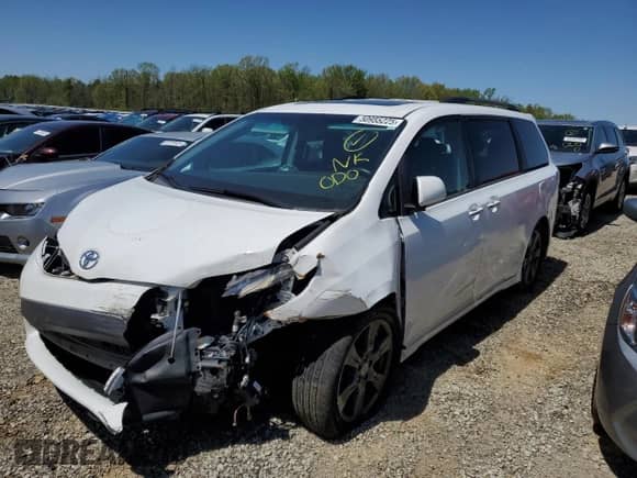 2017 Toyota Sienna SE with VIN 5TDXZ3DC0HS885822, listed as a Copart auction lot 50955225 with 70,079 mi miles and Salvage title. Bid and sale history available at DreamBid. Image 1.