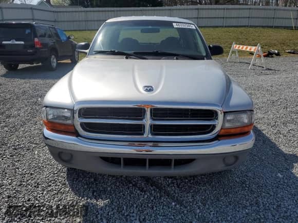 2001 Dodge Dakota Sport with VIN 1B7GL2AX01S126636, listed as a Copart auction lot 48332505 with 175,866 mi miles and Salvage title. Bid and sale history available at DreamBid. Image 5.