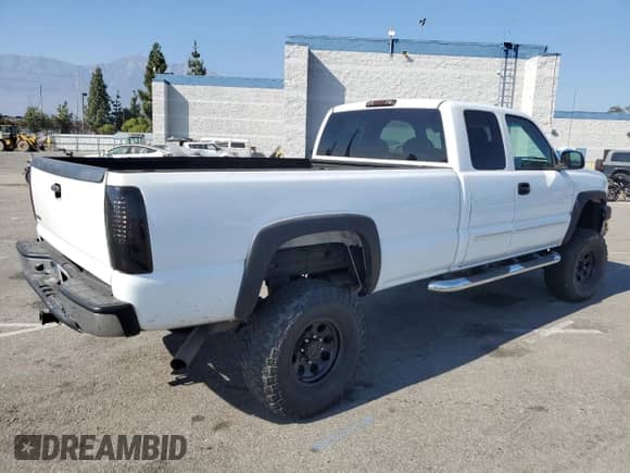 2003 Chevrolet Silverado 2500HD LS with VIN 1GCHC29U53E146154, listed as a Copart auction lot 72820474 with Not provided miles and Salvage title. Bid and sale history available at DreamBid. Image 3.