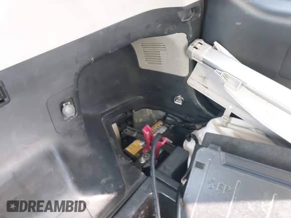 2016 Toyota Prius Two z VIN JTDZN3EU0GJ042775, wystawiony jako IAAI lot #41283162 z przebiegiem 220 882 mil mil oraz . Historia ofert i sprzedaży dostępna na DreamBid. Obrazek 21.