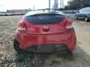 2013 Hyundai Veloster w/Black Int z VIN KMHTC6AD5DU088630, wystawiony jako Copart lot #80093115 z przebiegiem 76 327 mil mil oraz Szkoda całkowita • Salvage title. Historia ofert i sprzedaży dostępna na DreamBid. Obrazek 6.