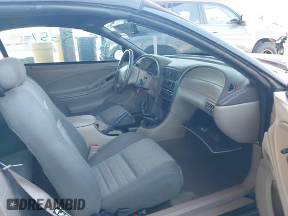 2000 Ford Mustang GT с VIN 1FAFP45X0YF268144, выставлен на аукционе IAAI как лот 43101059 с пробегом 71 791 миль миль и . История ставок и продаж доступна на DreamBid. Изображение 5.