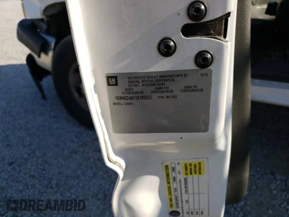 2007 Chevrolet Silverado 2500HD Work Truck z VIN 1GBHC24U17E169352, wystawiony jako Copart lot #64453495 z przebiegiem 245 000 mil mil oraz Szkoda całkowita • Salvage title. Historia ofert i sprzedaży dostępna na DreamBid. Obrazek 12.