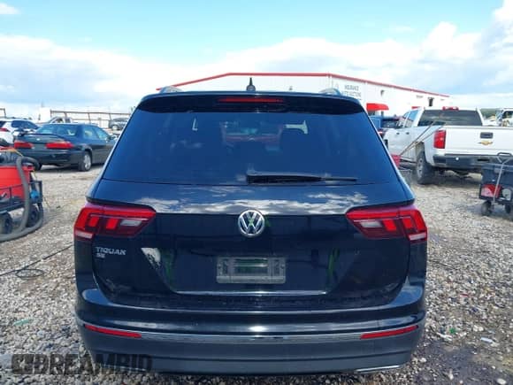 2021 Volkswagen Tiguan SE with VIN 3VV3B7AX2MM099162, listed as a IAAI auction lot 43252187 with 85,668 mi miles and . Bid and sale history available at DreamBid. Image 16.