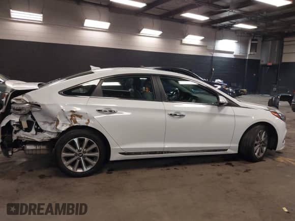 2016 Hyundai Sonata Limited с VIN 5NPE34AF7GH436302, выставлен на аукционе IAAI как лот 42259678 с пробегом 71 924 миль миль и . История ставок и продаж доступна на DreamBid. Изображение 13.