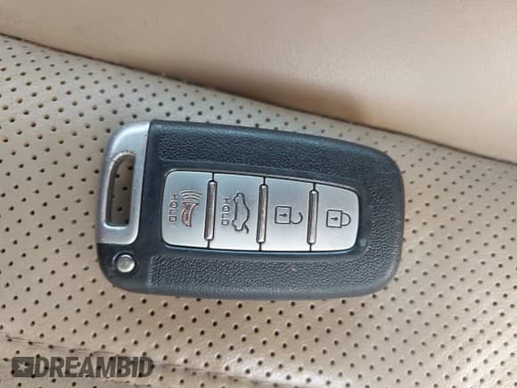 2011 Hyundai Equus Ultimate z VIN KMHGH4JF8BU042652, wystawiony jako IAAI lot #42171877 z przebiegiem 97 958 mil mil oraz . Historia ofert i sprzedaży dostępna na DreamBid. Obrazek 11.