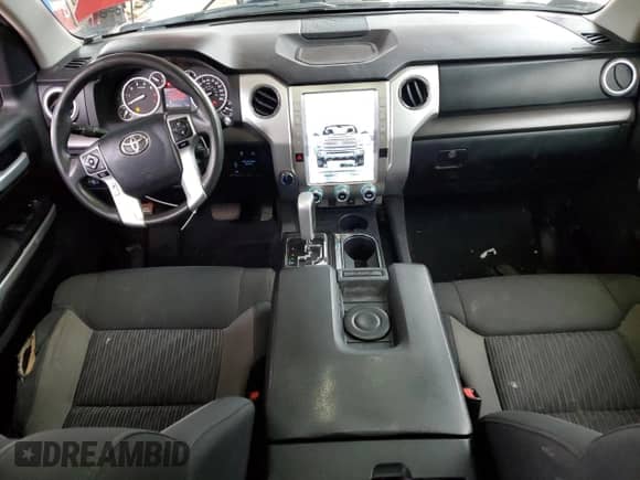 2017 Toyota Tundra SR with VIN 5TFUW5F16HX635935, listed as a Copart auction lot 82652525 with 277,111 mi miles and Salvage title. Bid and sale history available at DreamBid. Image 8.