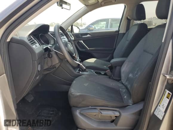 2018 Volkswagen Tiguan S с VIN 3VV1B7AXXJM111786, выставлен на аукционе Copart как лот 68957665 с пробегом 129 625 миль миль и Списание • Salvage title. История ставок и продаж доступна на DreamBid. Изображение 7.