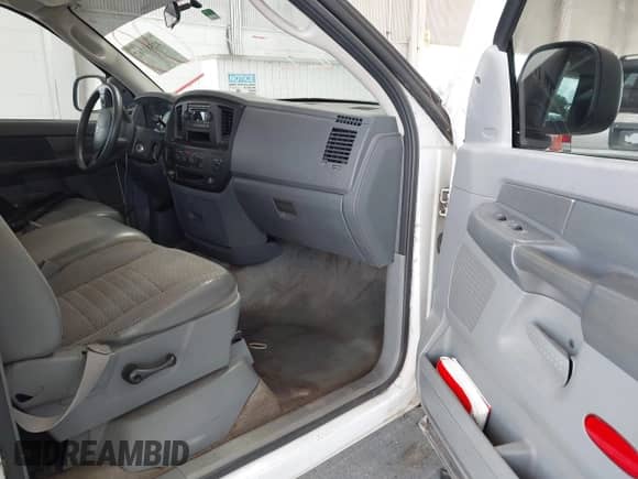 2006 Dodge 1500 ST z VIN 1D7HA16K66J191589, wystawiony jako IAAI lot #42583362 z przebiegiem 139 125 mil mil oraz . Historia ofert i sprzedaży dostępna na DreamBid. Obrazek 5.