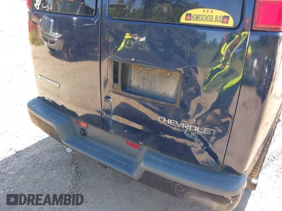 2005 Chevrolet Express Passenger с VIN 1GNFG15T551160463, выставлен на аукционе IAAI как лот 43058062 с пробегом 175 003 миль миль и . История ставок и продаж доступна на DreamBid. Изображение 6.