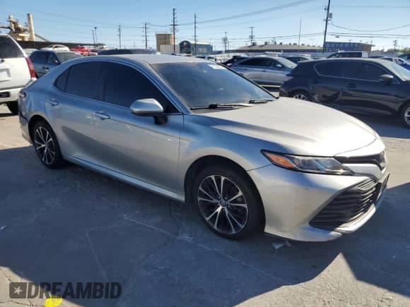 2019 Toyota Camry SE z VIN 4T1B11HK3KU268503, wystawiony jako Copart lot #71220275 z przebiegiem 105 038 mil mil oraz Szkoda całkowita • Salvage title. Historia ofert i sprzedaży dostępna na DreamBid. Obrazek 4.
