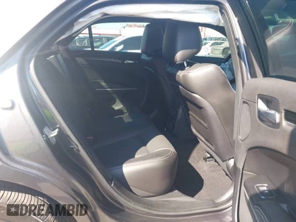 2023 Chrysler 300 S z VIN 2C3CCABG3PH624521, wystawiony jako IAAI lot #43229777 z przebiegiem 29 288 mil mil oraz . Historia ofert i sprzedaży dostępna na DreamBid. Obrazek 8.