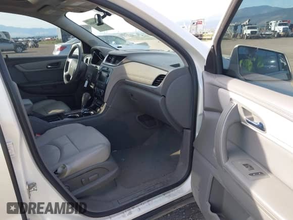 2015 Chevrolet Traverse LT with VIN 1GNKVHKD2FJ269300, listed as a IAAI auction lot 42598084 with 112,307 mi miles and . Bid and sale history available at DreamBid. Image 5.