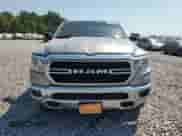 2019 Ram 1500 Big Horn z VIN 1C6RRFFG8KN674382, wystawiony jako Copart lot #68211655 z przebiegiem 93 990 mil mil oraz Szkoda całkowita • Salvage title. Historia ofert i sprzedaży dostępna na DreamBid. Obrazek 5.
