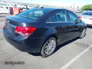 2011 Chevrolet Cruze LS z VIN 1G1PC5SH9B7162976, wystawiony jako IAAI lot #43546401 z przebiegiem 189 678 mil mil oraz . Historia ofert i sprzedaży dostępna na DreamBid. Obrazek 4.