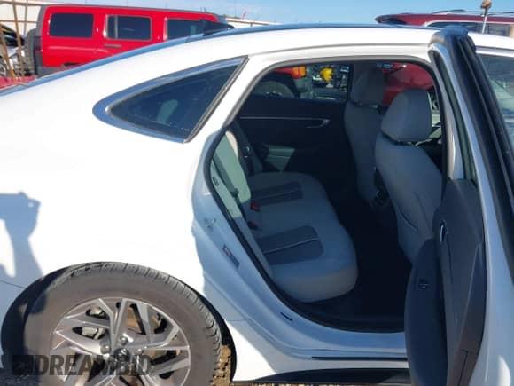 2021 Hyundai Sonata SEL z VIN 5NPEF4JA1MH094577, wystawiony jako IAAI lot #43380708 z przebiegiem 71 516 mil mil oraz . Historia ofert i sprzedaży dostępna na DreamBid. Obrazek 8.