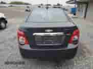 2015 Chevrolet Sonic LT z VIN 1G1JC5SB0F4158534, wystawiony jako Copart lot #54782885 z przebiegiem 129 182 mil mil oraz Szkoda całkowita • Salvage title. Historia ofert i sprzedaży dostępna na DreamBid. Obrazek 6.