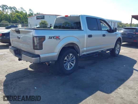 2018 Ford F-150 XL z VIN 1FTEW1E55JFA27725, wystawiony jako IAAI lot #43219314 z przebiegiem 121 282 mil mil oraz . Historia ofert i sprzedaży dostępna na DreamBid. Obrazek 4.