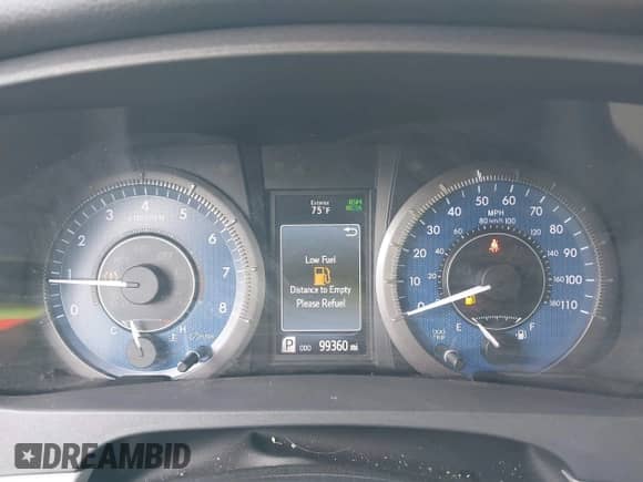 2018 Toyota Sienna XLE Auto Access Seat with VIN 5TDYZ3DC8JS939975, listed as a IAAI auction lot 42913601 with 99,360 mi miles and . Bid and sale history available at DreamBid. Image 7.