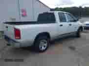 2005 Dodge 1500 SLT z VIN 1D7HA18N95S135114, wystawiony jako IAAI lot #43433659 z przebiegiem 206 382 mil mil oraz . Historia ofert i sprzedaży dostępna na DreamBid. Obrazek 4.