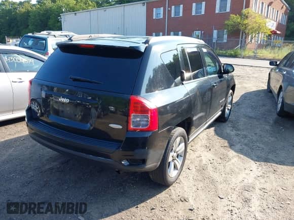 2012 Jeep Compass Latitude с VIN 1C4NJDEB0CD659097, выставлен на аукционе IAAI как лот 43009609 с пробегом 136 119 миль миль и . История ставок и продаж доступна на DreamBid. Изображение 4.