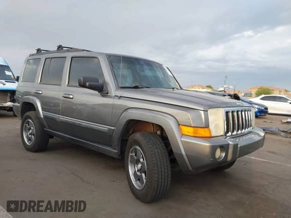 2008 Jeep Commander Sport с VIN 1J8HG48NX8C172027, выставлен на аукционе IAAI как лот 42756337 с пробегом 178 777 миль миль и . История ставок и продаж доступна на DreamBid. Изображение 1.