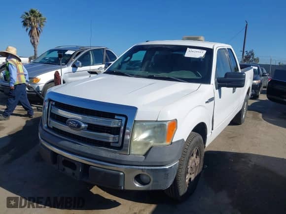 2014 Ford F-150 XL z VIN 1FTEX1CM7EKE91541, wystawiony jako IAAI lot #42625923 z przebiegiem 397 424 mil mil oraz . Historia ofert i sprzedaży dostępna na DreamBid. Obrazek 17.