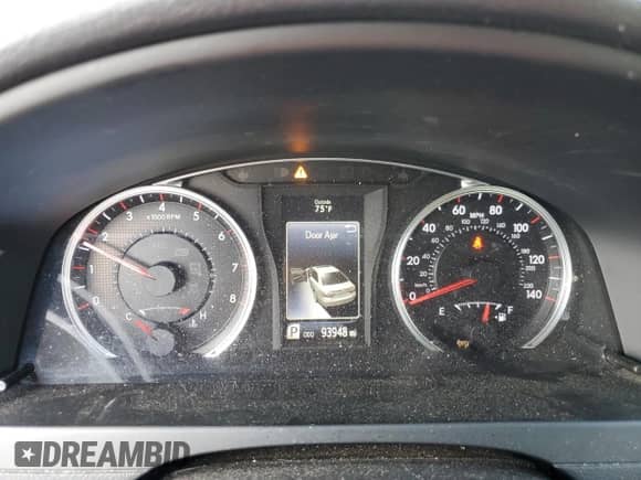 2016 Toyota Camry XLE with VIN 4T1BF1FK0GU195635, listed as a Copart auction lot 70461935 with 93,948 mi miles and Salvage title. Bid and sale history available at DreamBid. Image 9.