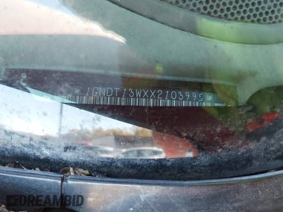 1999 Chevrolet Blazer LS z VIN 1GNDT13WXX2103995, wystawiony jako IAAI lot #43444997 z przebiegiem 211 763 mil mil oraz . Historia ofert i sprzedaży dostępna na DreamBid. Obrazek 9.