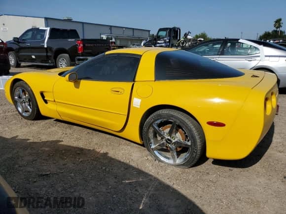 2002 Chevrolet Corvette с VIN 1G1YY22G825118779, выставлен на аукционе Copart как лот 52205775 с пробегом 115 370 миль миль и Списание • Salvage title. История ставок и продаж доступна на DreamBid. Изображение 2.