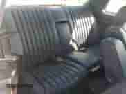 1982 Mercedes-Benz 300 z VIN WDBAB53A9CB001316, wystawiony jako Copart lot #77039934 z przebiegiem 221 891 mil mil oraz Czysty tytuł • Clean title. Historia ofert i sprzedaży dostępna na DreamBid. Obrazek 10.