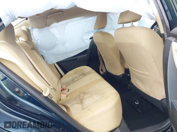 2019 Toyota Corolla LE z VIN 2T1BURHE2KC199692, wystawiony jako IAAI lot #42916976 z przebiegiem 131 862 mil mil oraz . Historia ofert i sprzedaży dostępna na DreamBid. Obrazek 8.