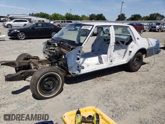 1990 Chevrolet Caprice с VIN 1G1BL54E3LR100007, выставлен на аукционе Copart как лот 59049395 с пробегом Не указан миль и На запчасти • Non repairable. История ставок и продаж доступна на DreamBid. Изображение 1.